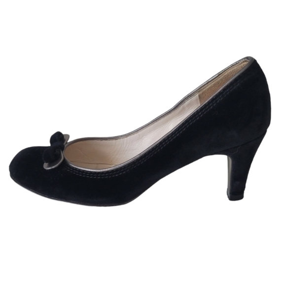 MARC JACOBS Velvet Closed Toe Heels - Picture 1 of 8
